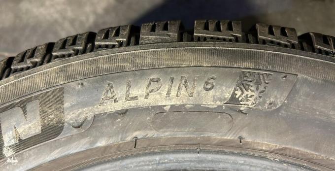 Michelin Alpin 6 205/50 R17 93V