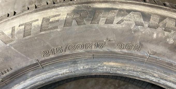 Firestone Winterhawk 4 215/60 R17 96H