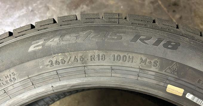 Formula Ice FR 245/45 R18 100H