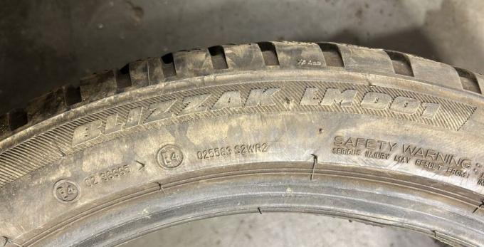 Bridgestone Blizzak LM-001 225/45 R18 91H