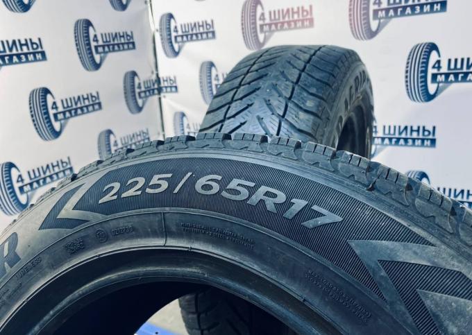 Goodyear UltraGrip+ SUV 225/65 R17 102H