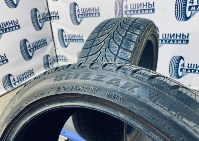 Bridgestone Blizzak LM-32 205/45 R17 88V