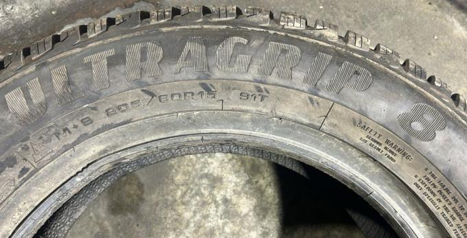 Goodyear UltraGrip 8 205/60 R15 91T