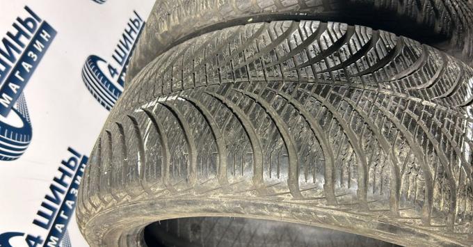 Goodyear Vector 4Seasons Gen-2 235/45 R18 98Y