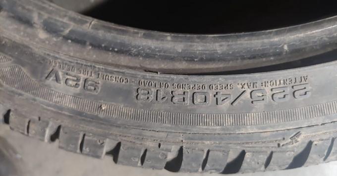 Goodyear UltraGrip Performance 2 225/40 R18 92V