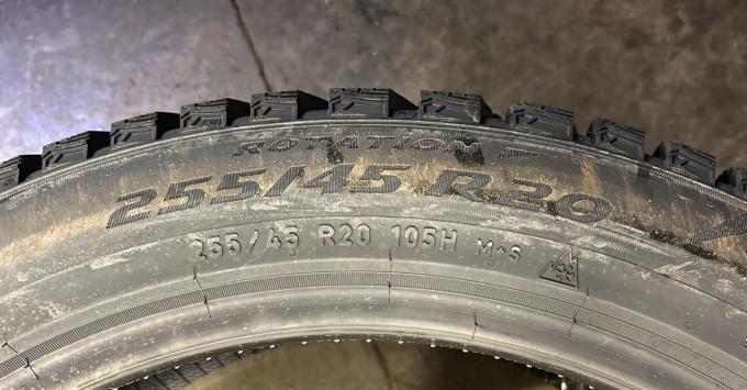 Pirelli Scorpion Ice Zero 2 255/45 R20 105H