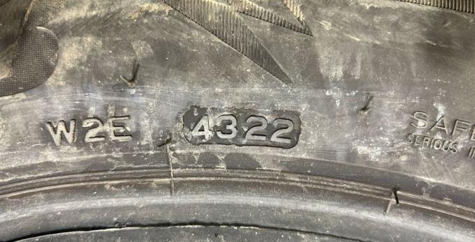 Bridgestone Blizzak LM-005 205/55 R17 V