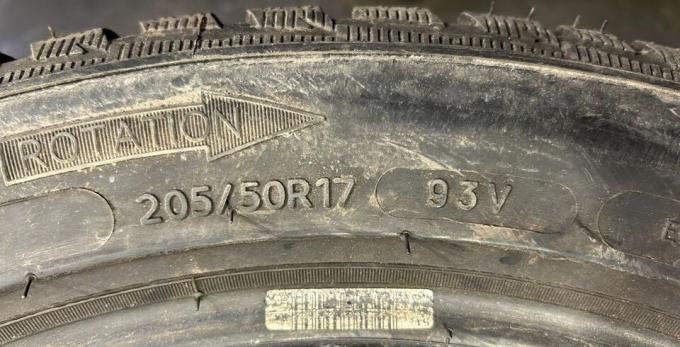 Michelin Alpin 5 205/50 R17 93H