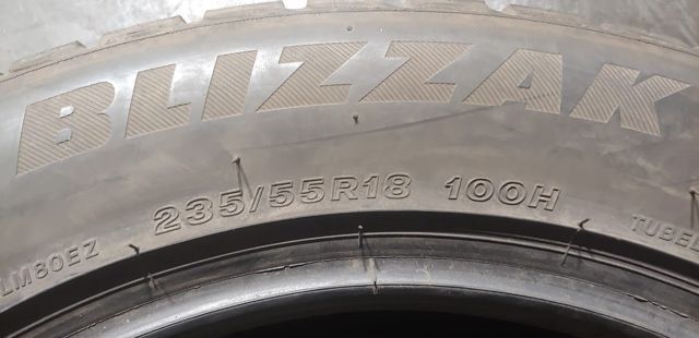 Bridgestone Blizzak LM-80 Evo 235/55 R18 100H