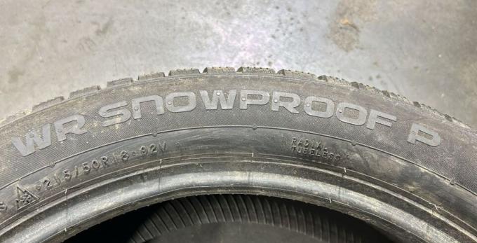 Nokian Tyres WR Snowproof P 215/50 R18 92V