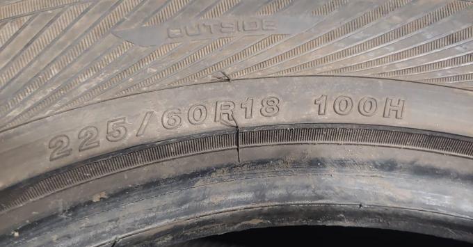 Yokohama W.Drive 225/60 R18 100H