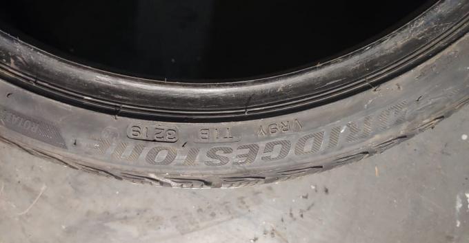 Bridgestone Blizzak LM-32 235/35 R19 91V