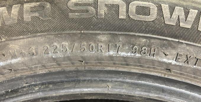 Nokian Tyres WR Snowproof 225/50 R17 98H