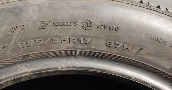 Goodyear UltraGrip 8 Performance 225/55 R17 97H