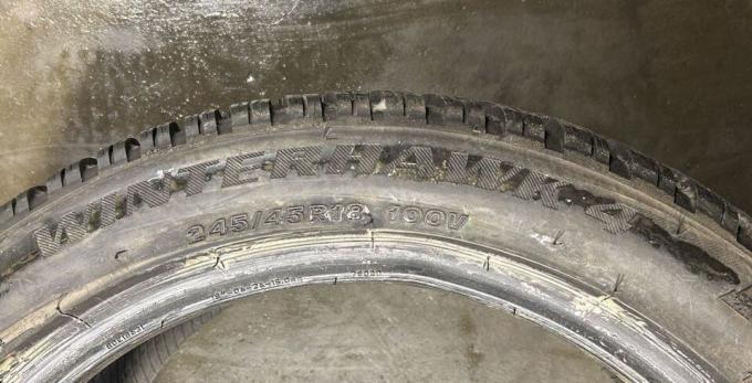 Firestone Winterhawk 4 245/45 R18 100V