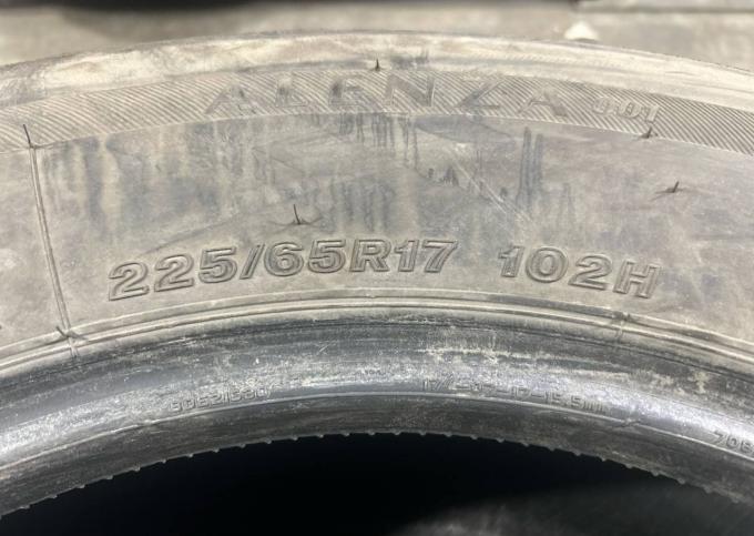 Bridgestone Alenza 001 225/65 R17 102H