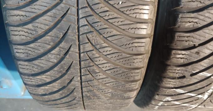 Goodyear Vector 4Seasons Gen-2 225/45 R17 94V