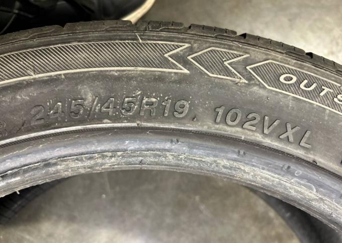 Tracmax Ice-Plus S210 245/45 R19 102V