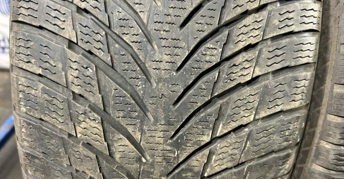 Nokian Tyres WR Snowproof P 235/45 R18 98V