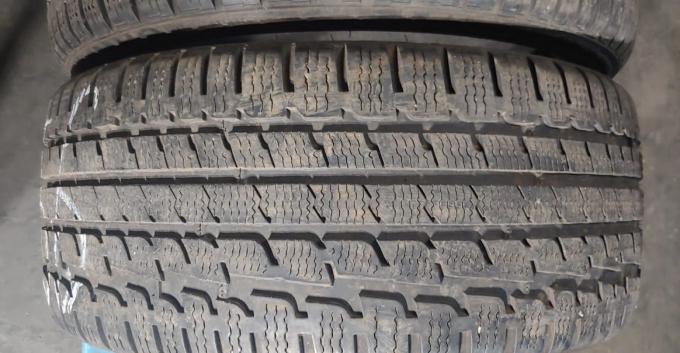 Kumho I'Zen KW27 235/35 R19 91W