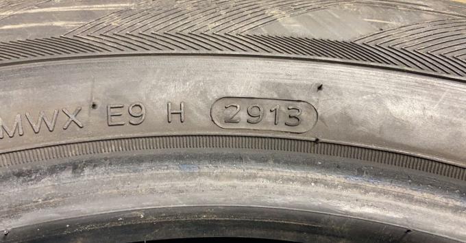 Hankook Winter RW06 215/60 R17C 109T