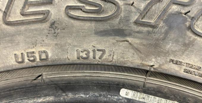 Bridgestone Dueler A/T 001 235/65 R17 108H