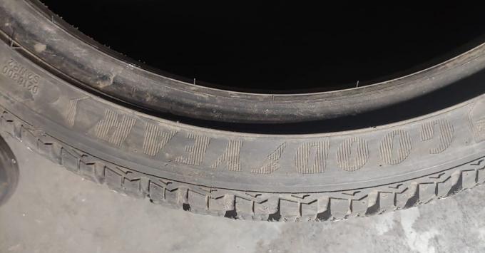 Goodyear UltraGrip 8 Performance 225/40 R18 92V