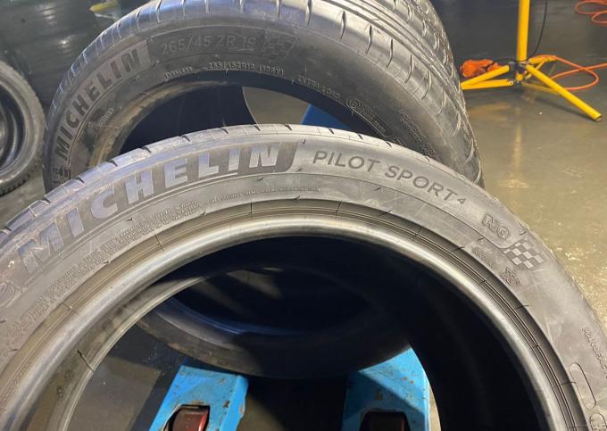 Michelin Pilot Sport 4 265/45 R19 105Y