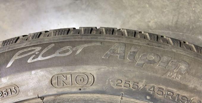 Michelin Pilot Alpin PA3 255/45 R19 100V