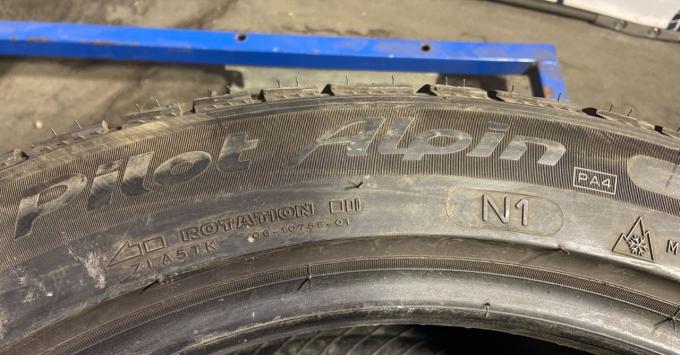 Michelin Pilot Alpin PA4 255/45 R19 100V