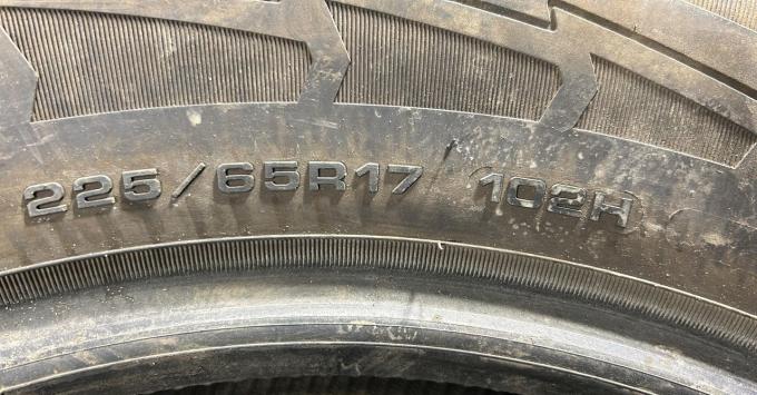 Goodyear UltraGrip Performance SUV Gen-1 225/65 R17 102H