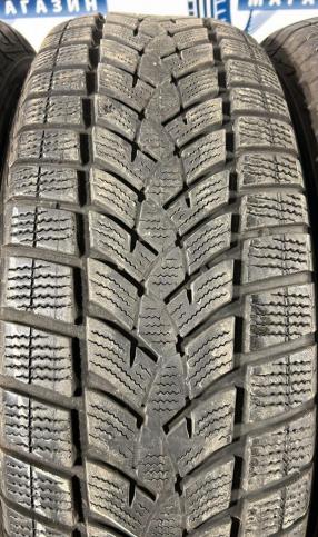 Goodyear UltraGrip Performance+ SUV 215/65 R17 99V