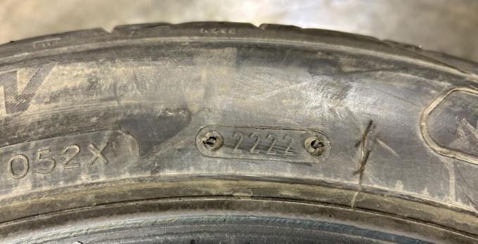 Riken UHP 235/45 R18 98W
