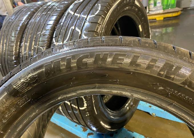 Michelin Pilot Sport 4 SUV 225/55 R19 99V