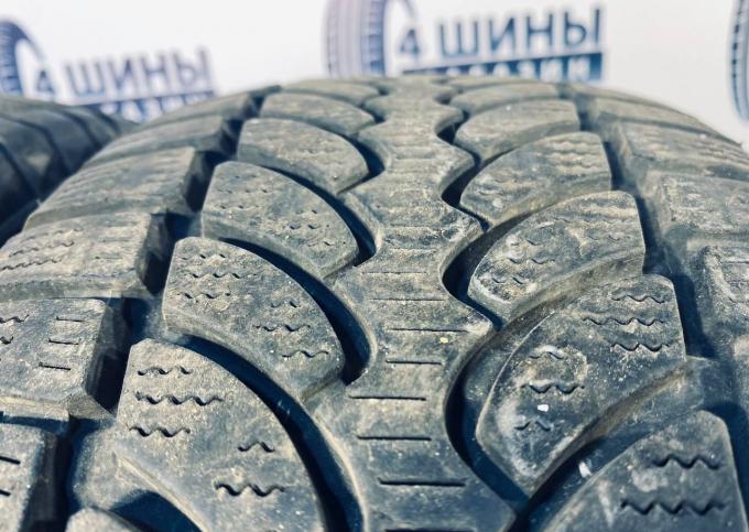 Bridgestone Blizzak LM-32C 215/60 R16C 103T