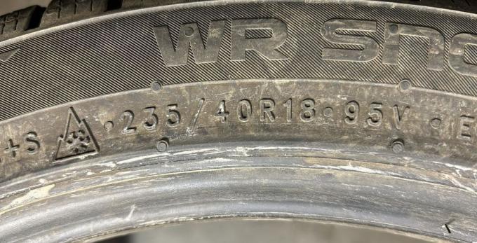 Nokian Tyres WR Snowproof P 235/40 R18 95V