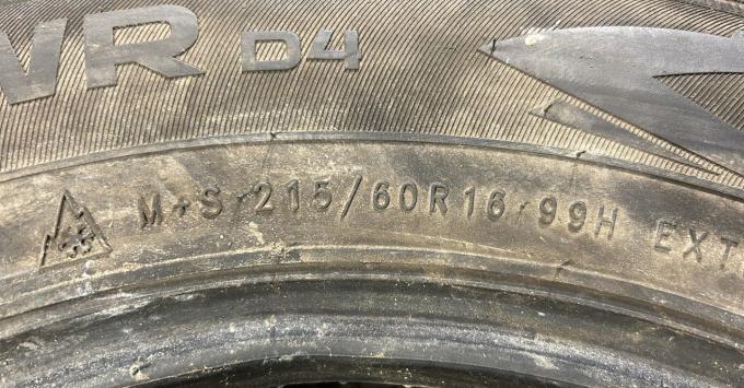 Nokian Tyres WR D4 215/60 R16 99H