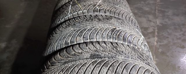 Goodyear Vector 4Seasons Gen-2 SUV 235/45 R19 99V