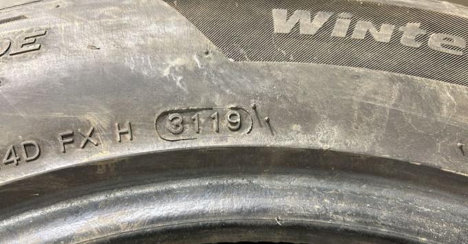 Hankook Winter I'Cept Evo2 W320A SUV 235/55 R18 104V