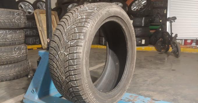 Bridgestone Blizzak LM-005 235/50 R18 101V