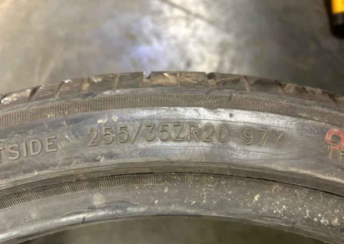 Triangle Sportex TSH11 255/35 R20 97Y