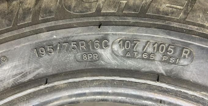 Michelin Agilis X-Ice North 195/75 R16C 107R