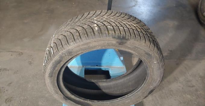 Bridgestone Blizzak LM-005 235/50 R19 103V