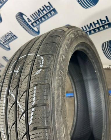 Tracmax Ice-Plus S210 245/45 R19 102V