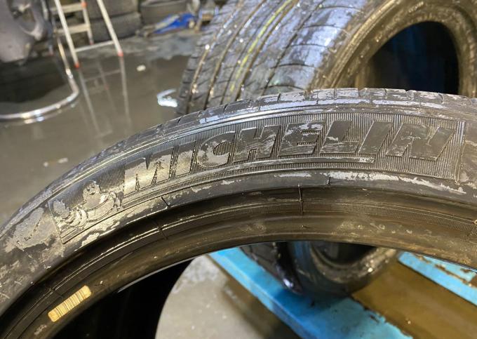 Michelin Pilot Sport PS2 335/30 R20 104Y