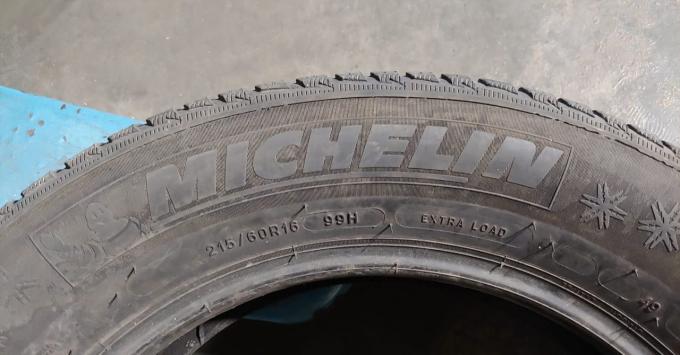 Michelin Alpin 5 215/60 R16 99H