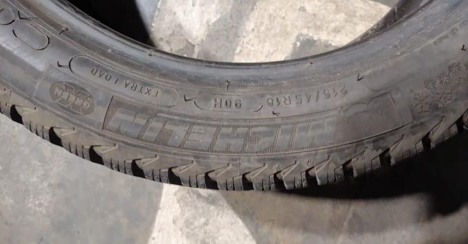 Michelin Alpin A4 215/45 R16 90H