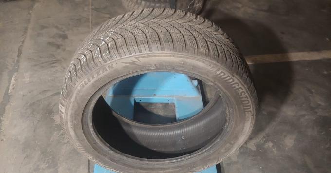 Bridgestone Blizzak LM-005 235/50 R18 101V