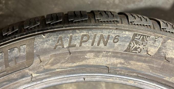 Michelin Alpin 6 225/45 R17 94H