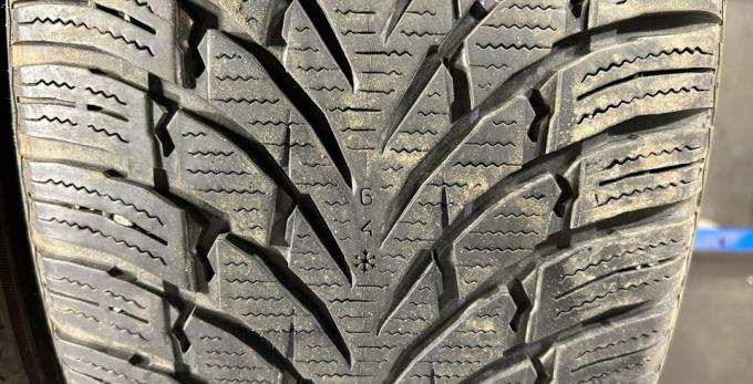 Nokian Tyres WR SUV 4 235/55 R18 104H